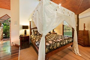 Room & Suite