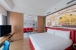 Room & Suite