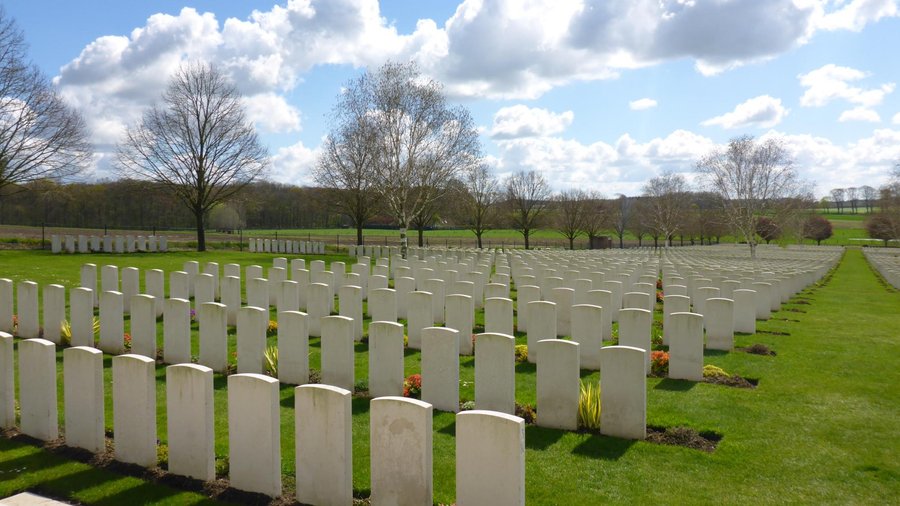 Hooge Crater Cemetery