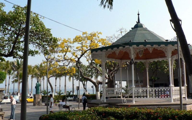 Place where musiv is played to just enjoy a stress free sit down