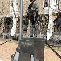 Hank Williams Statue