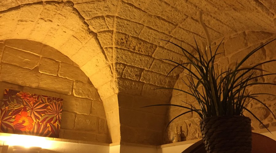 l'illuminazione delle volte in pietra a stella appartamento Il Poeta