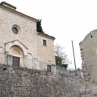 La chiesa in cima ad una rampa di scale