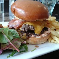 Another delicious meal here. Great burgers!