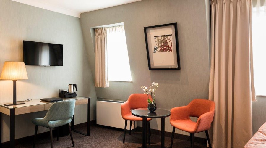 Triple room