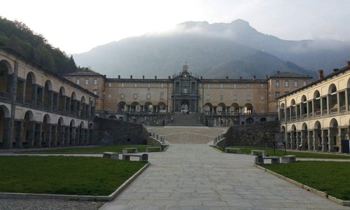 Vista di Biella dal Piazzo, Il Ricetto di Candelo e il Santuario di Oropa.