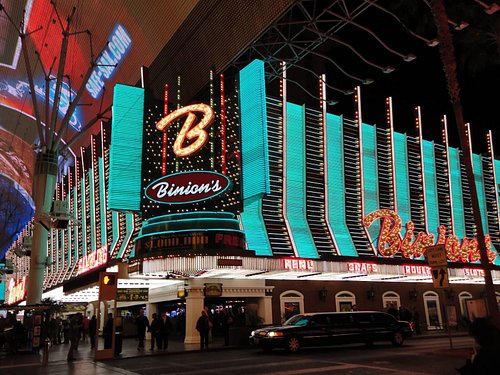 15 Best Casinos in Las Vegas - Try Your Luck in the Gambling Capital of the  World – Go Guides