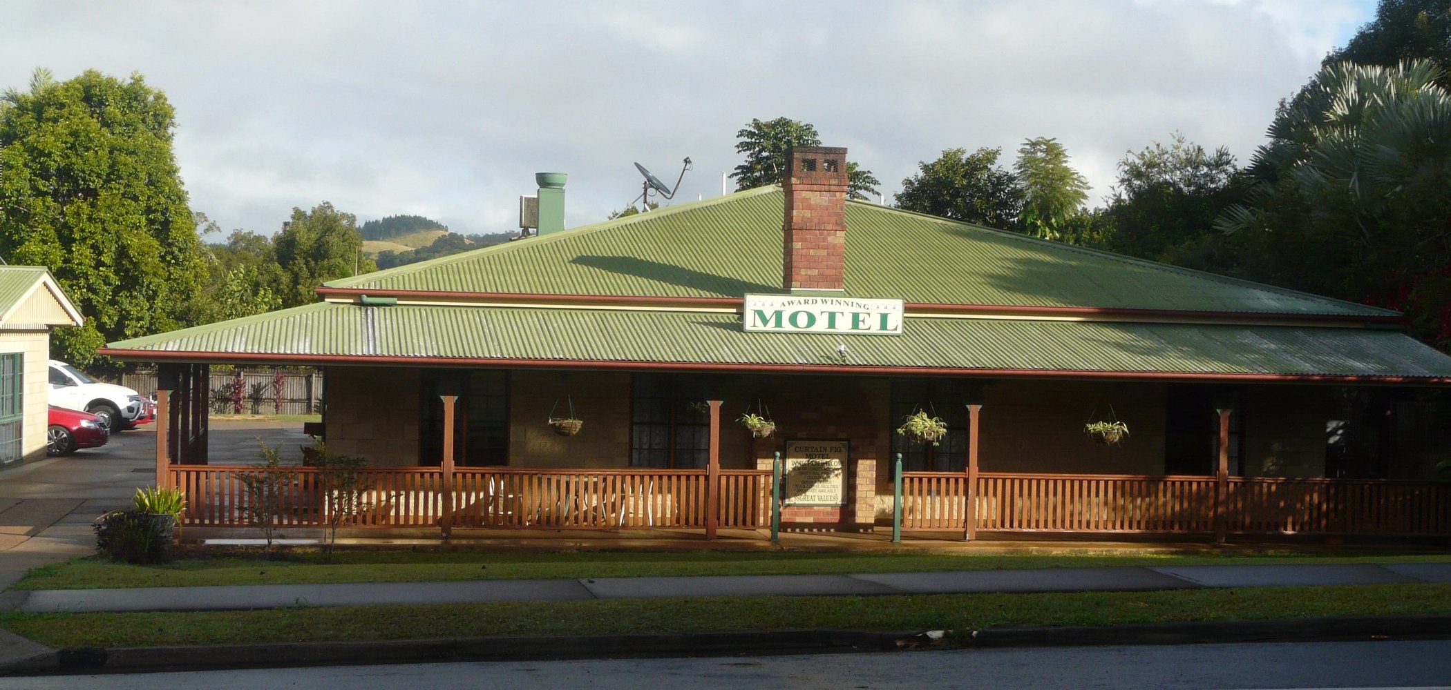 Curtain Fig Motel by null