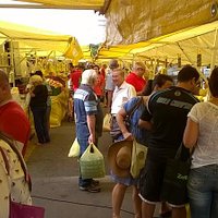 Feira Modelo> frutas, verduras e o alarido dos feirantes