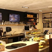 De verbouwde bar bij Doppio Espresso Joure