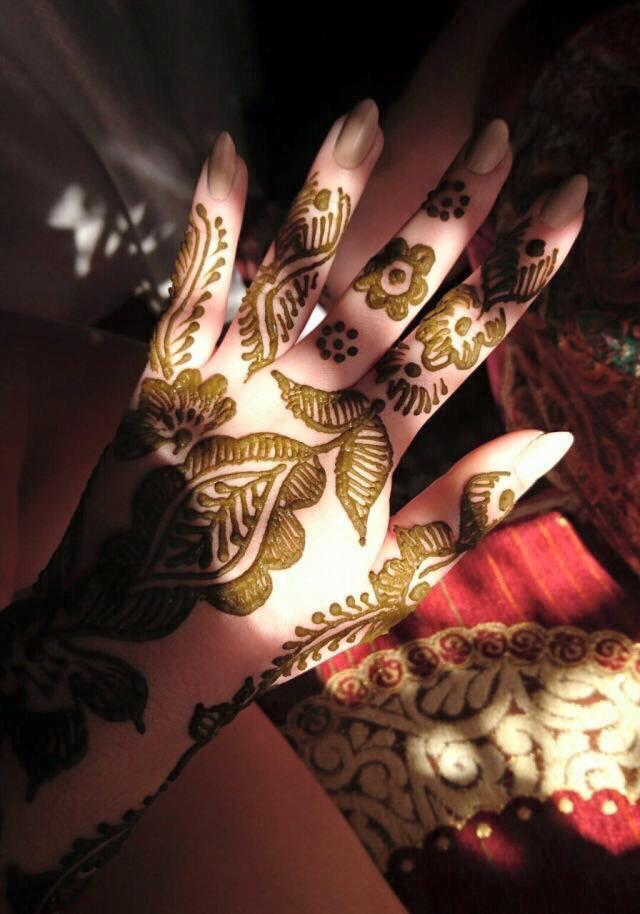 Wedding Mehndi Booking Are Open Here !! We Provide Free Trial/Demo For  Bridal Mehndi Booking Services At Home 🏡 Kindly Book Your Time ... |  Instagram