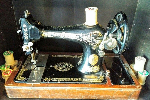 National Sewing Machine Day: This 91-Yr-Old Sewist From Kerala Proves Age  Is Just A Number