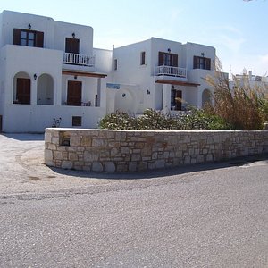 Roussos Beach Hotel, hotel in Paros