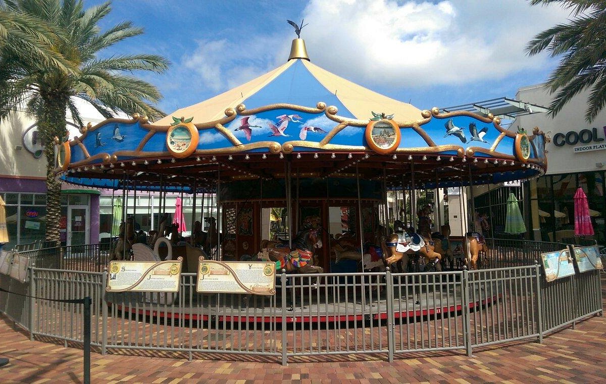 Downtown at the Gardens Carousel & Train - Picture of The Downtown  Carousel, Palm Beach Gardens - Tripadvisor