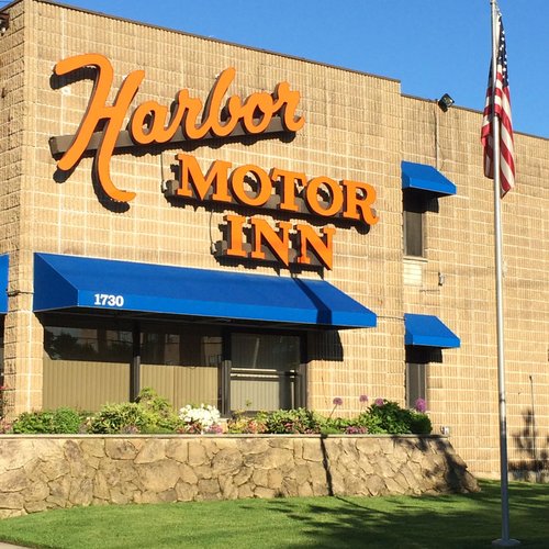 Harbor Motor Inn image