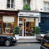 Boutique d'antiquités et objets de charme à Paris