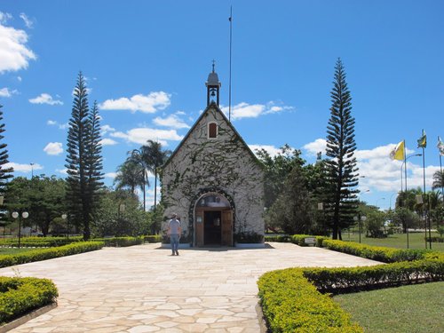 Em busca da igreja simples