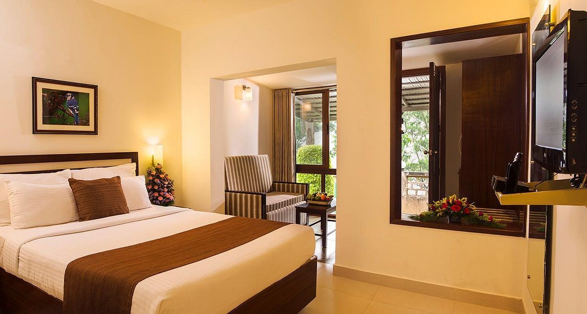 Abad Copper Castle Hill Valley Resort, hotel in Munnar
