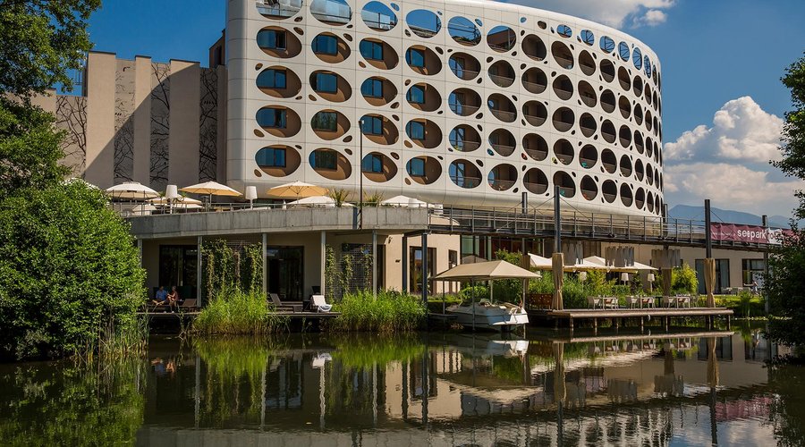 Seepark Hotel in der Lend-Lagune