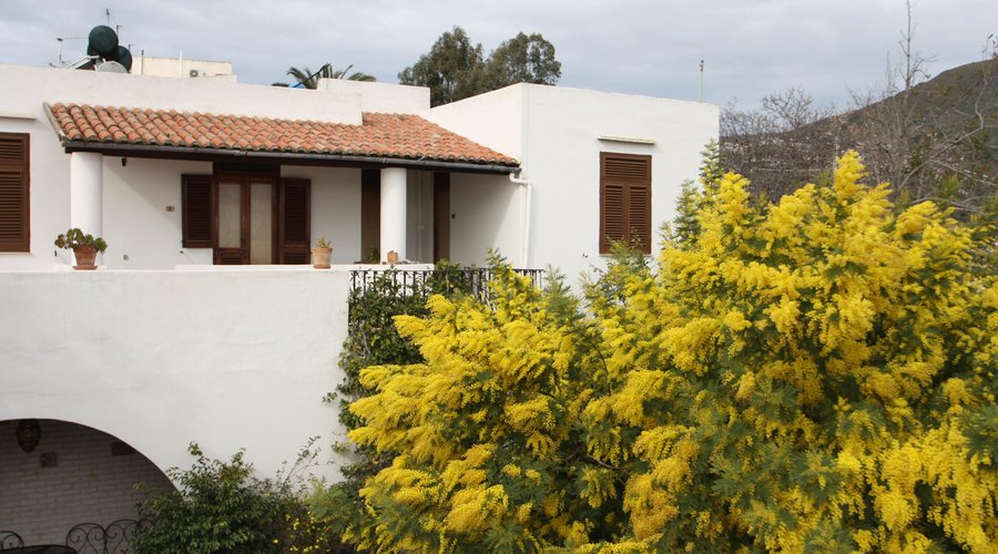 area ingresso e piano alto