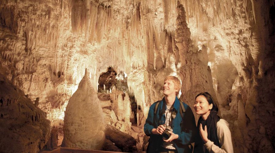 Beautiful formations inside Aranui Cave