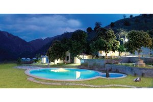 Pool & Beach