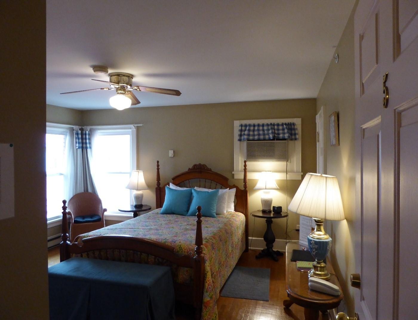 Goldsmith's Riverfront Inn by null