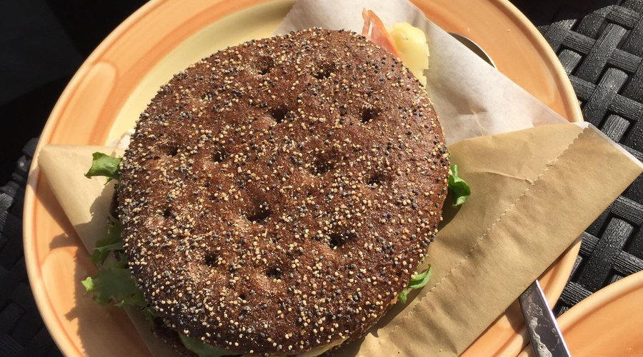 Sandwich traditionnel au saumon