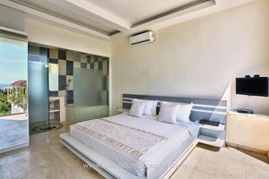 Room & Suite
