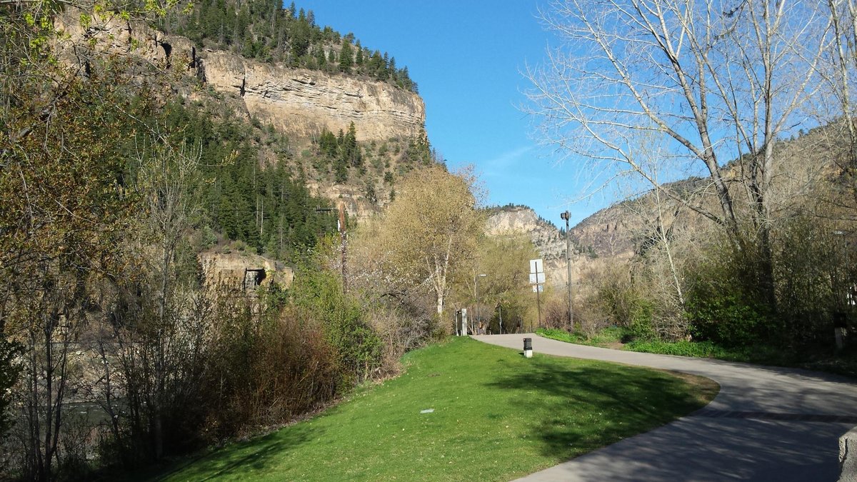 Escape to Glenwood Canyon: Your Colorado Adventure Awaits!