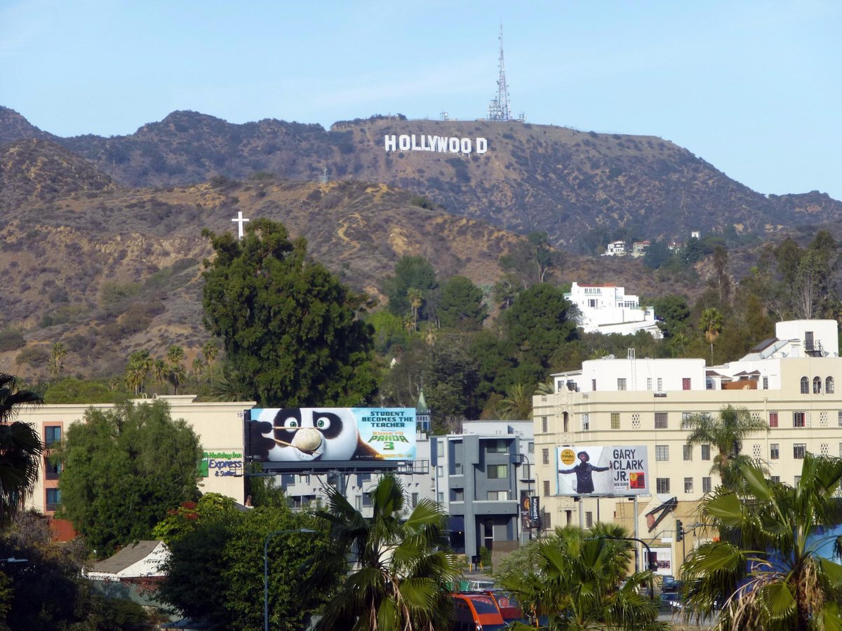 Projeto transforma letreiro de Hollywood em hotel – Mercado