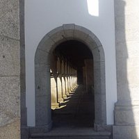 Portico lateral exterior de la Iglesia