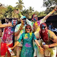 Colin Mochrie, Brad Sherwood and the gang having fun in technicolour.