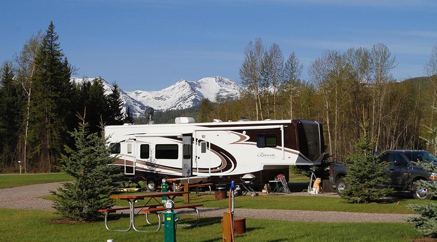 Nightly, weekly and seasonal camping.