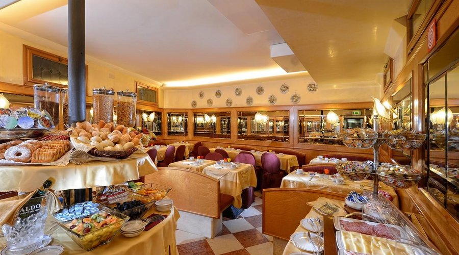 Breakfast room