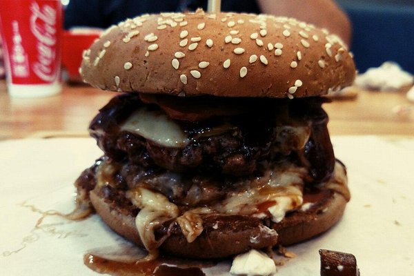 Caramelo Burger em Águas Claras 😍 #burger #brasilia #aguasclaras #ag