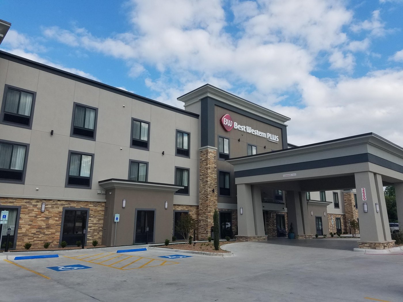 BEST WESTERN PLUS ARDMORE INN & SUITES $93 ($̶1̶1̶2̶) - Updated 2023 ...