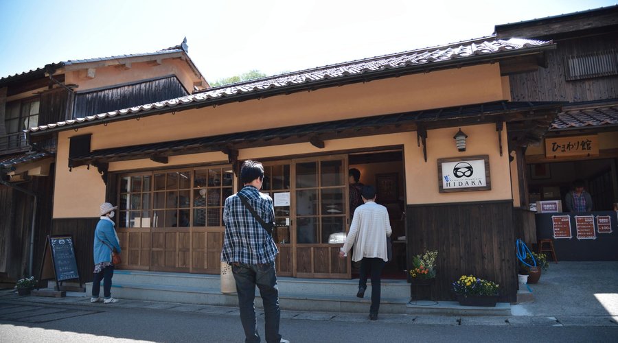 店構えは和風