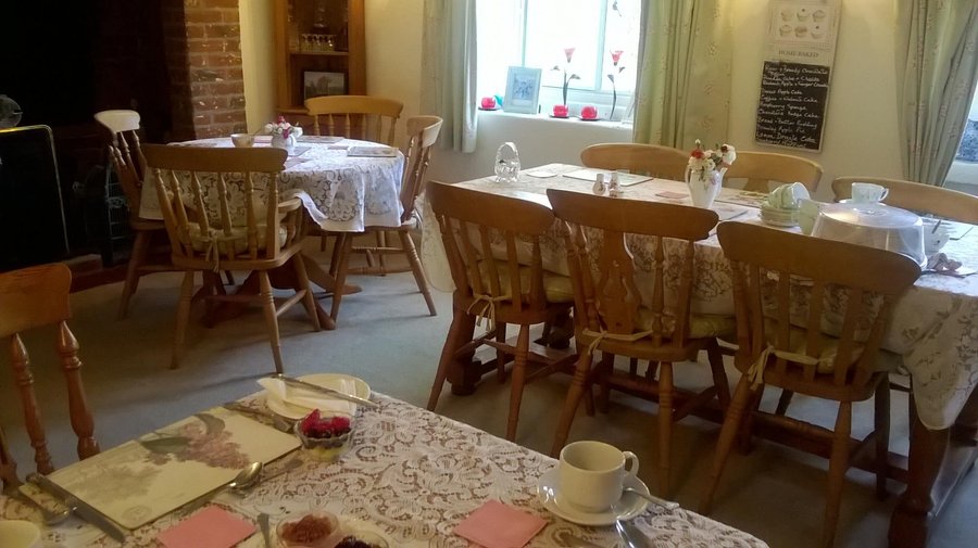 The beautiful vintage style breakfast/tea room.