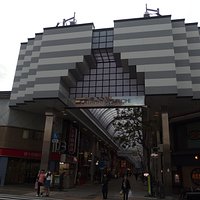 立派なアーケード