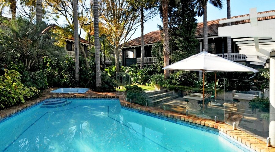 Emerald Inn swimming pool
