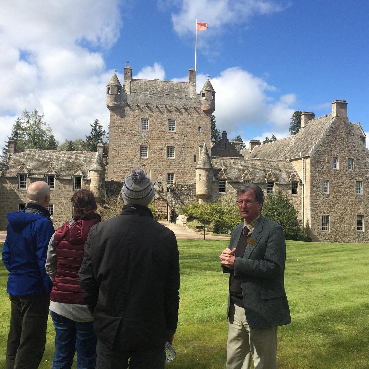 highland tour guide