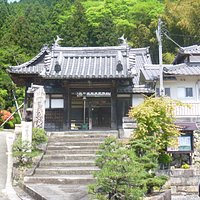 寺号標と山門