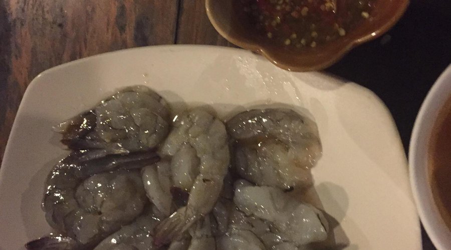 ปลาทอดน้ำปลา กุ้งแช่น้ำปลา หมึกผัดไข่เค็ม