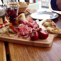 Brilliant place to visit and eat. Knowledgable and very friendly staff and had an awesome platt