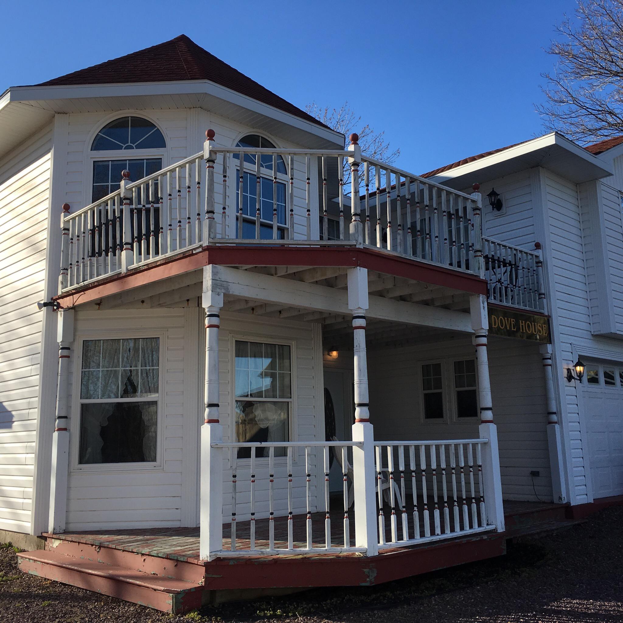 DOVE HOUSE BED & BREAKFAST HARBOURSIDE (Cape Breton Island, Nova Scotia ...