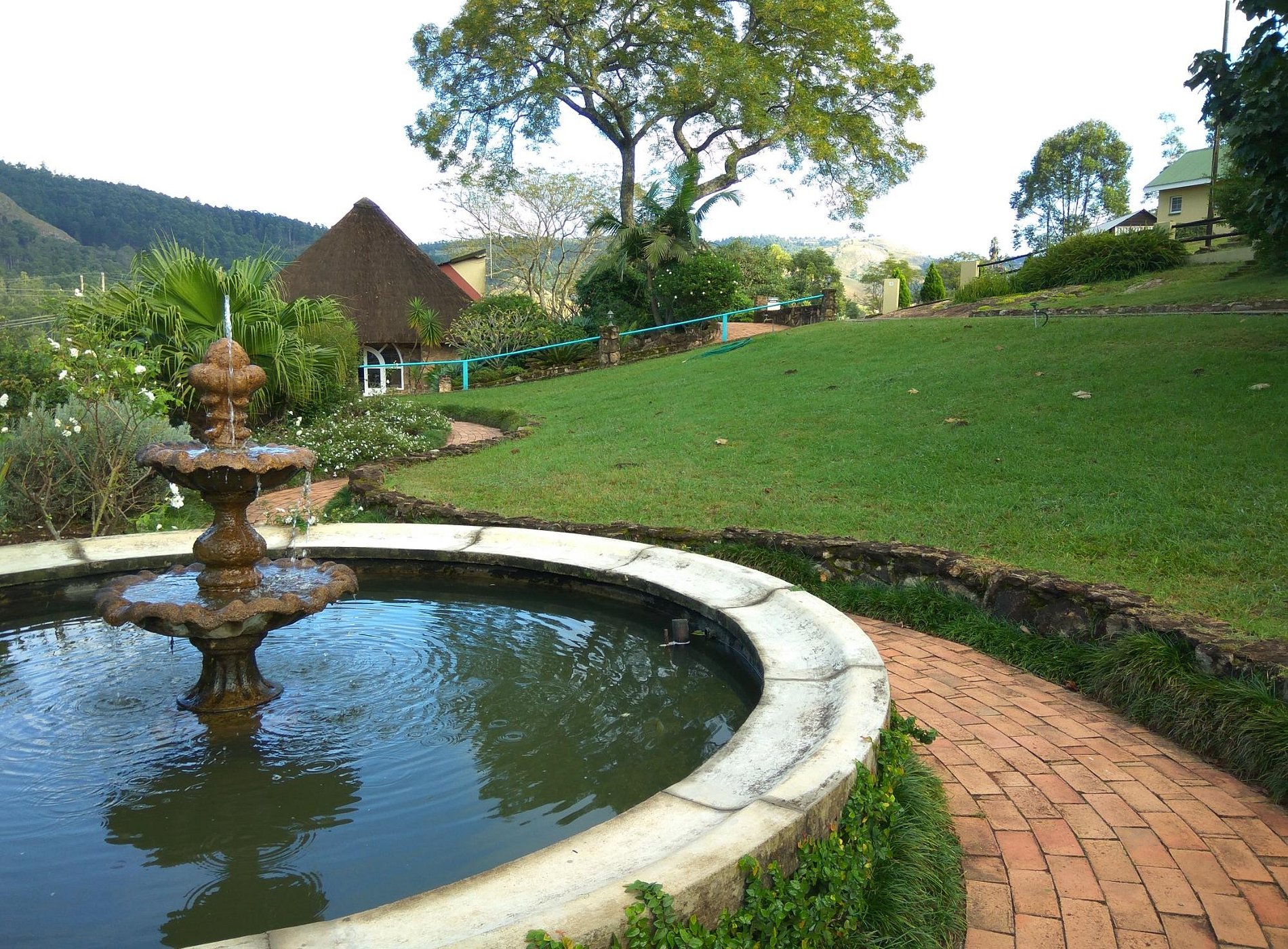 Emafini Country Lodge image
