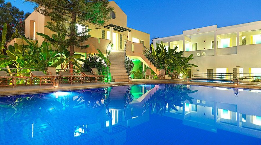 Forum Suites Pool