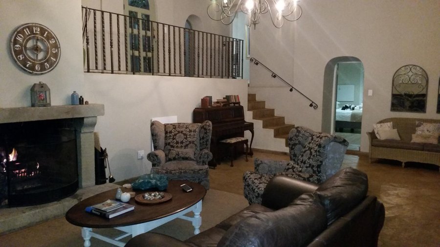 Living Room with fireplace