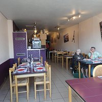 -- La Salle du Restaurant Taverne --